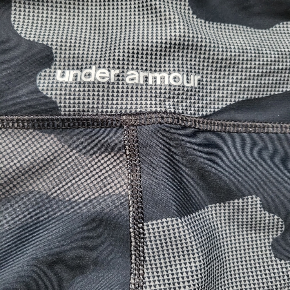 black and grey under Armour camo leggings - Picture 2 of 5